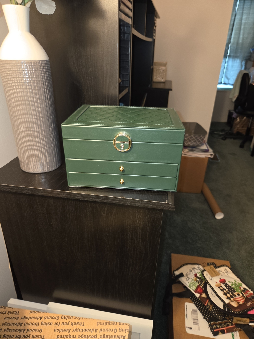 Elegant Green Jewelry Organizer Box with Gold Hardware